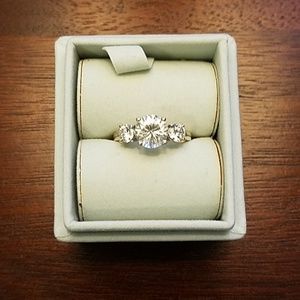 Stauer 3 Stone Diamond Aura Ring